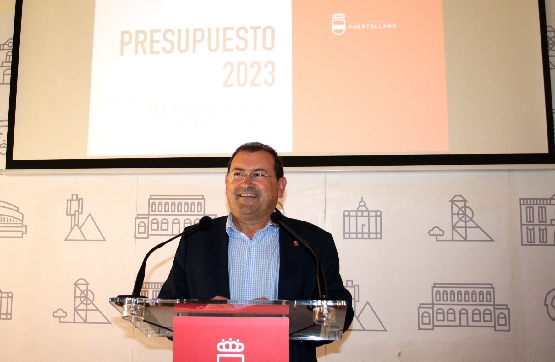 Adolfo Muñiz, presentando los Presupuestos 2023 para Puertollano