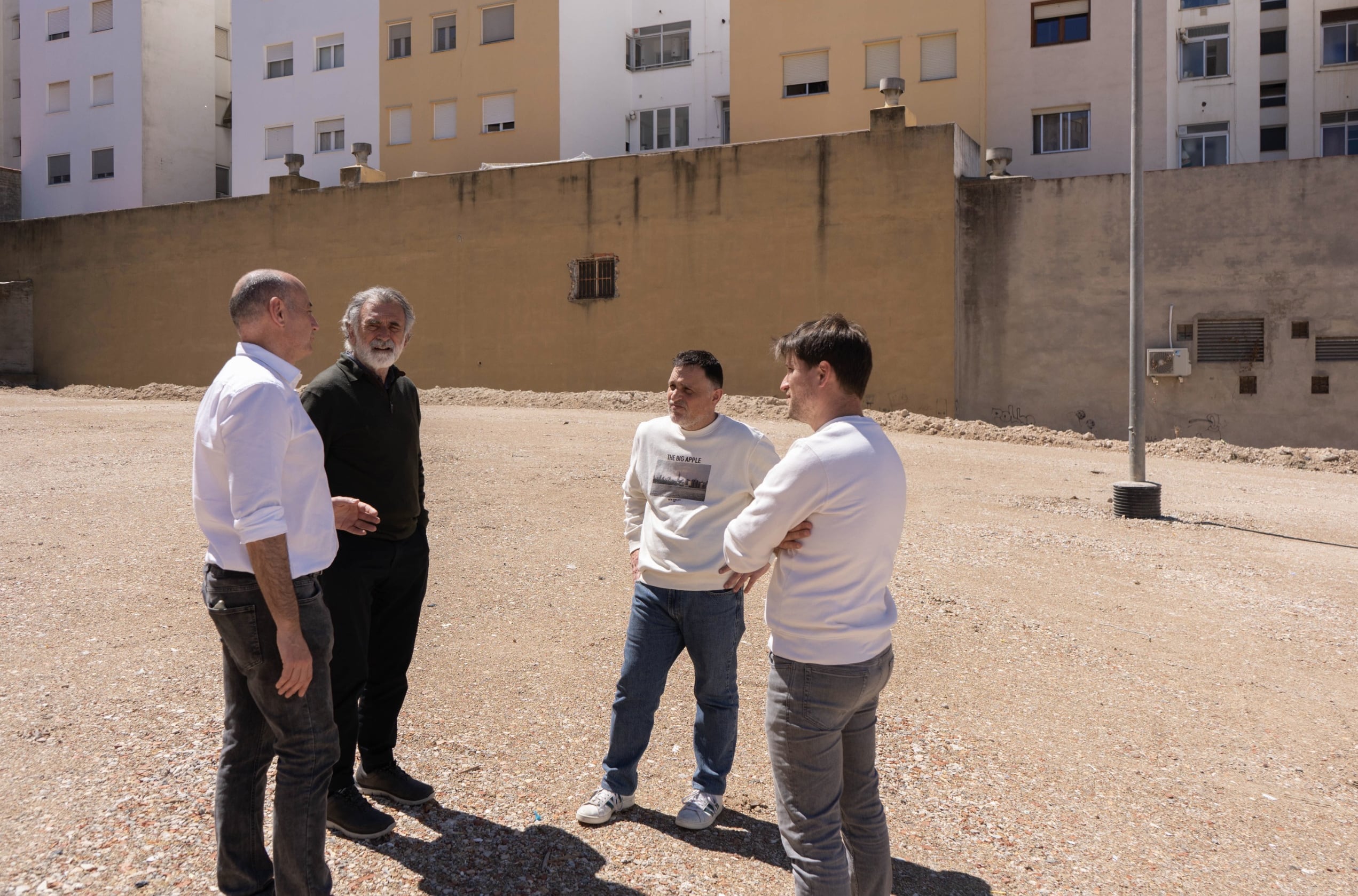 Nuevo aparcamiento en el barrio de Sant Josep de Ontinyent, con 150 plazas junto a la zona comercial de Martínez Valls tras una inversión municipal de 50.000 euros.