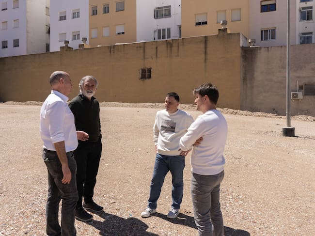 Nuevo aparcamiento en el barrio de Sant Josep de Ontinyent, con 150 plazas junto a la zona comercial de Martínez Valls tras una inversión municipal de 50.000 euros.