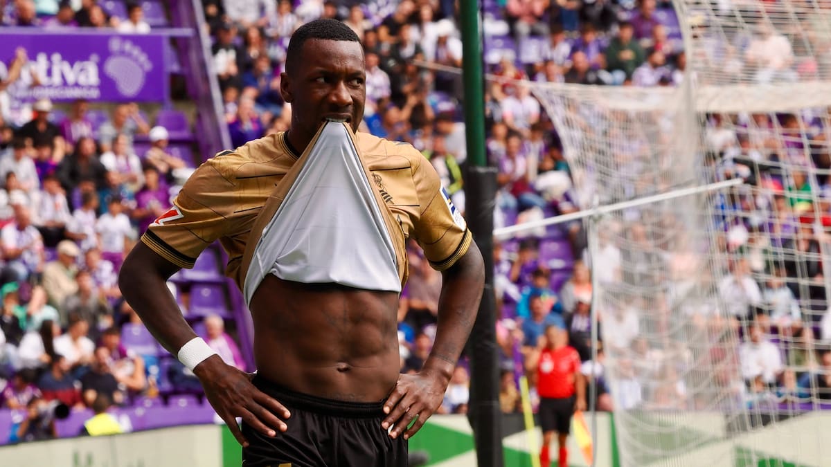 Becker la lía en una discoteca y pide perdón