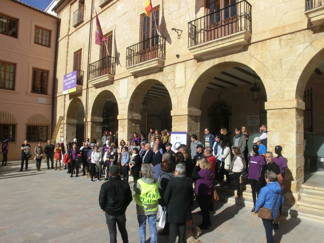 Acto por el 25 de noviembre, en el Ayuntamiento de Dénia.