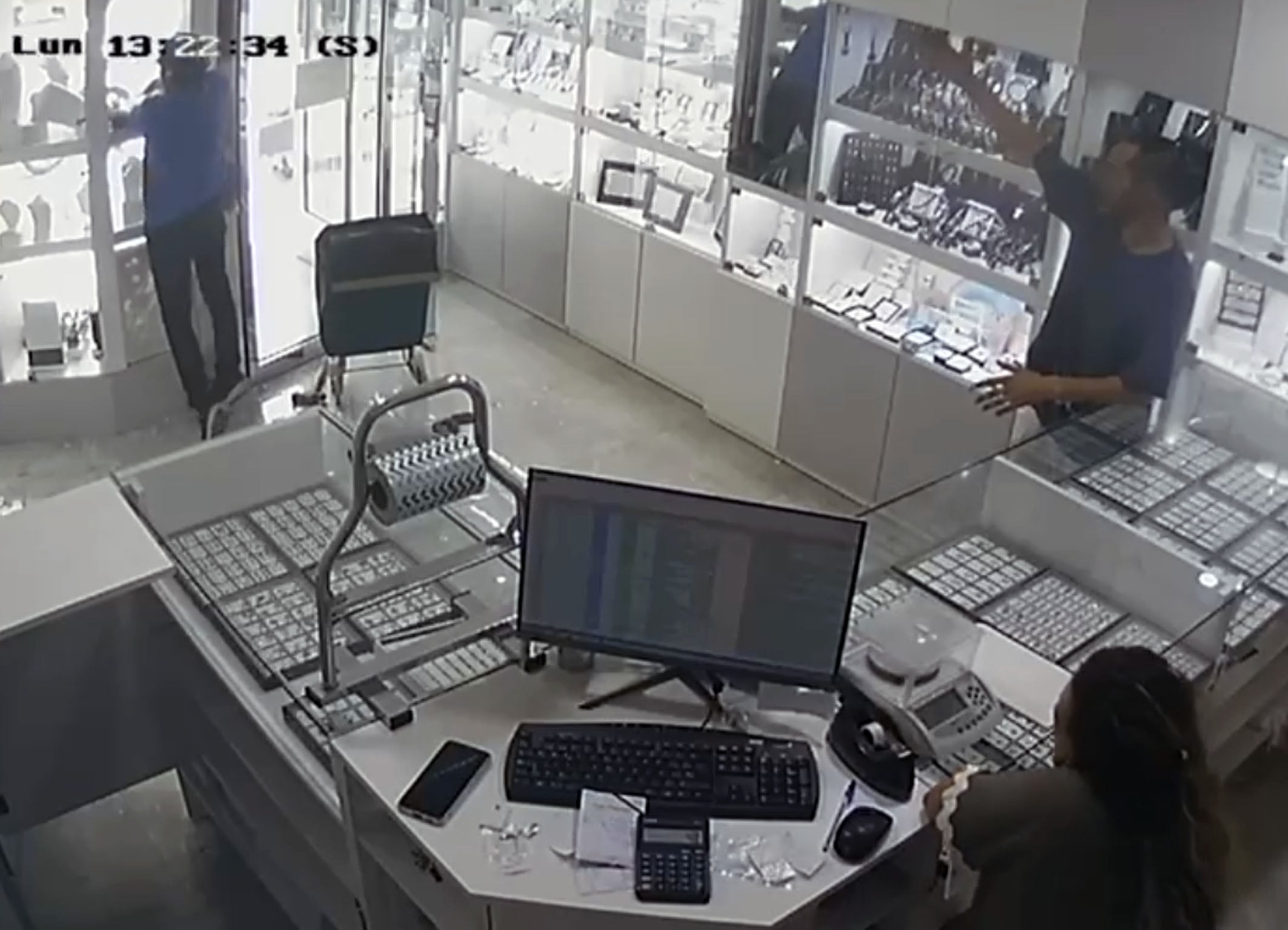 Atraco en una joyería de Águilas