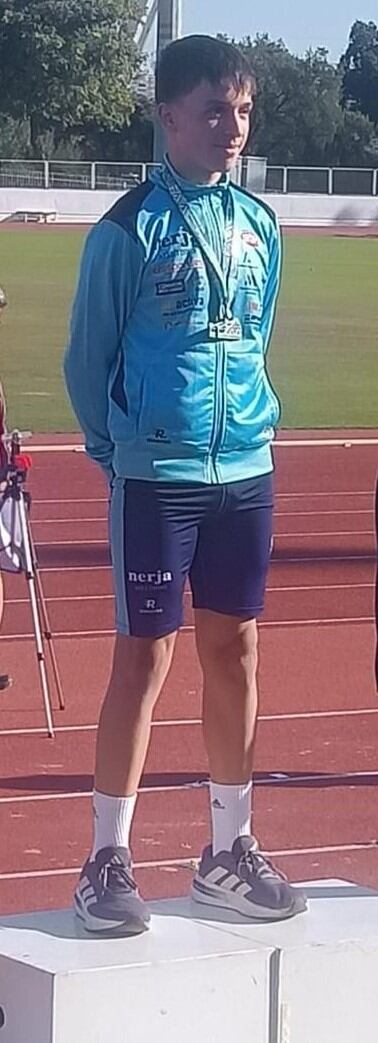 El atleta del Trops Cueva de Nerja Pedro Muñoz, campeón de Andalucía sub 14 en las pruebas de lanzamiento de peso y disco