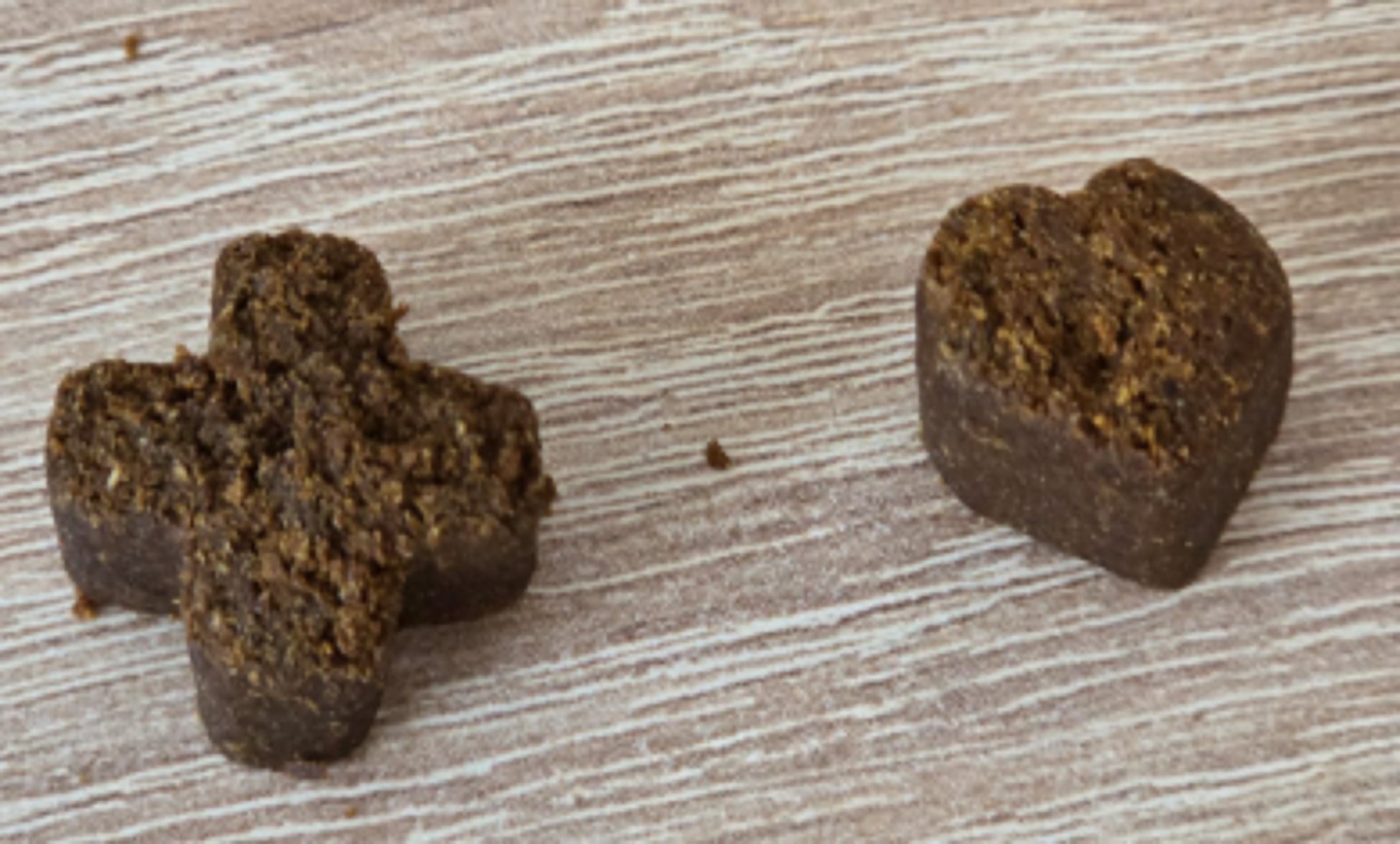 Los productos saldrán al mercado en forma de pienso complementario, en formato galleta.