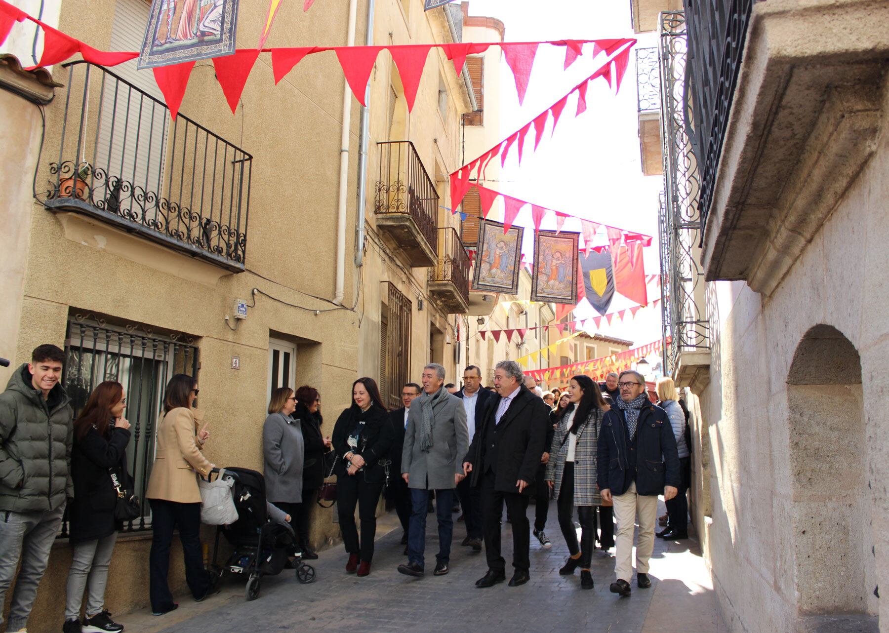 Las calles del centro de Muro se han engalanado para esta nueva edición de la Fireta