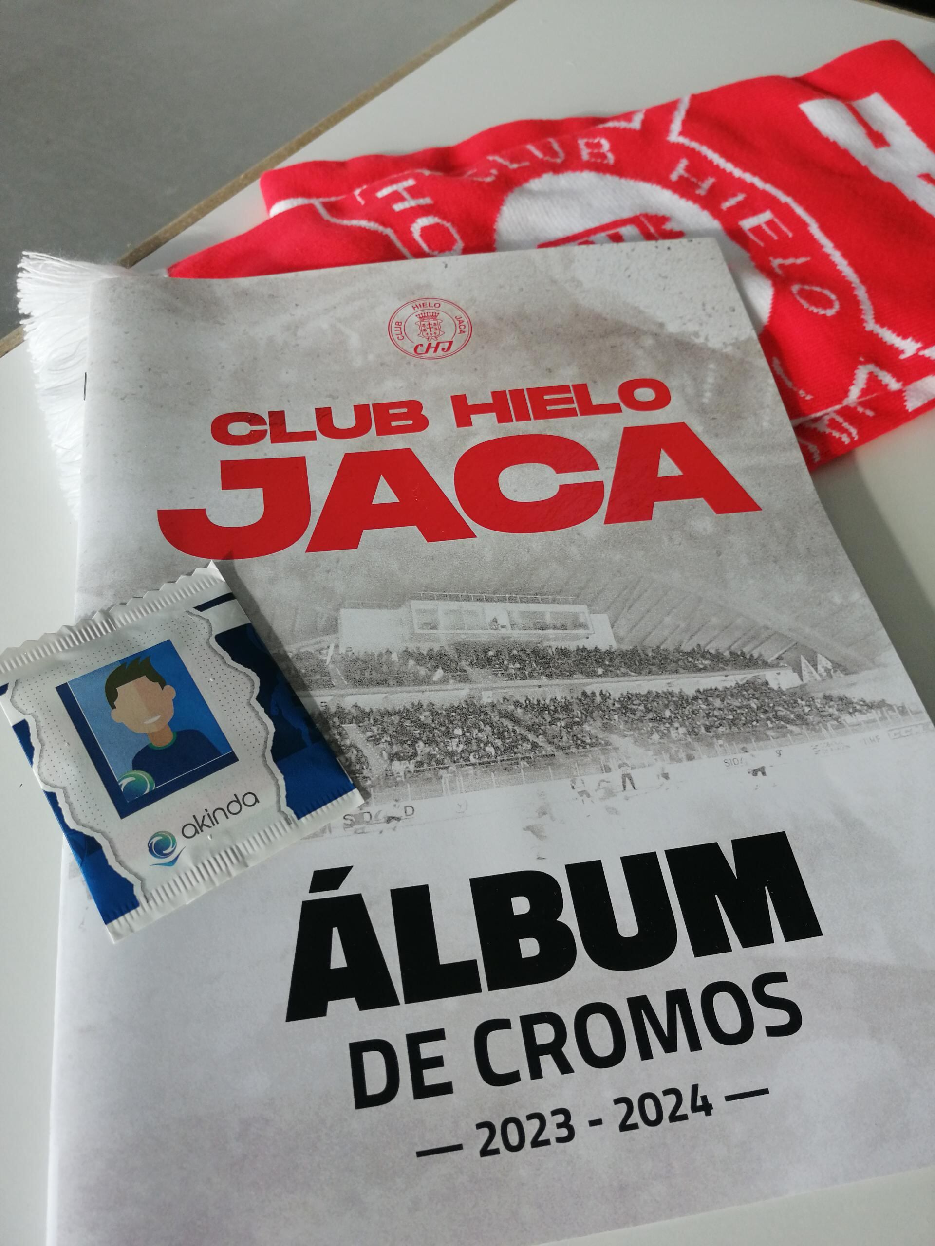 El Club Hielo Jaca presenta su primer álbum de cromos
