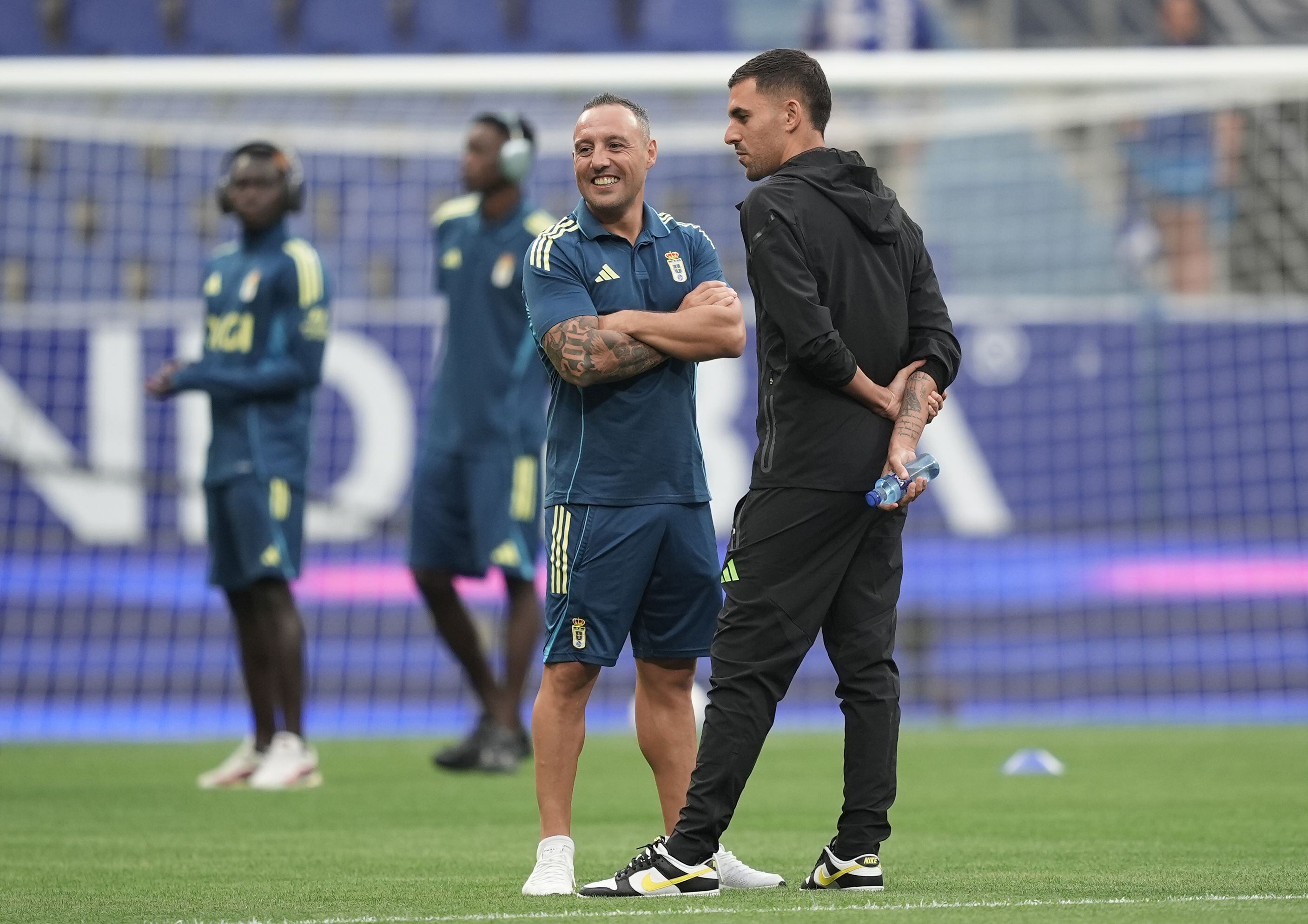 Dani Ceballos junto a Santi Cazorla (Photo by Juan Manuel Serrano Arce/Getty Images)