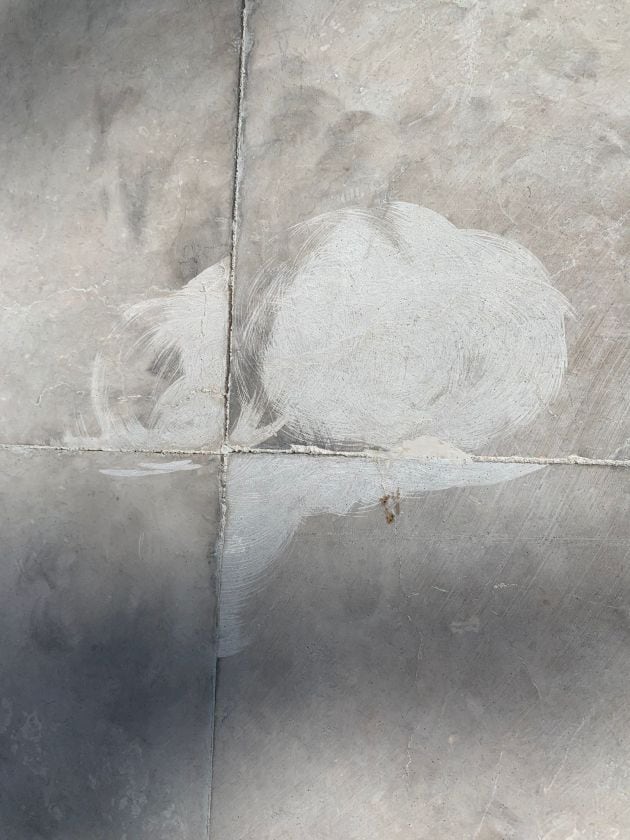 Relleno de cemento para tapar desperfectos suelo Explanada