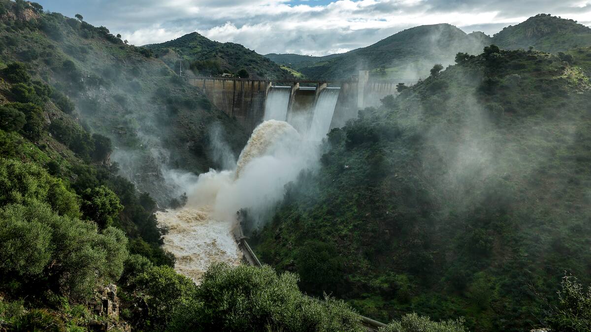 "Se ha vertido más agua sobre la presa de Casasola que la caída durante las danas de octubre y noviembre juntas", Ramón Fernández Pacheco, consejero de Agricultura, Pesca, Agua y Desarrollo Rural