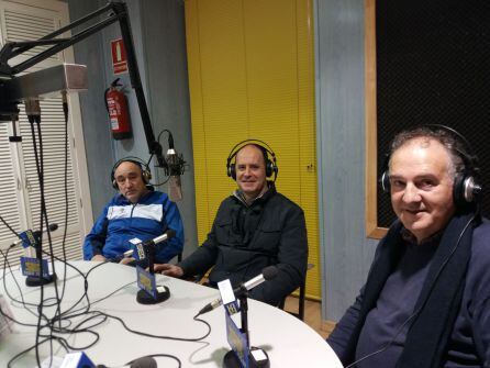 Momento de la presentcia de los tres responsables de la Agrupación en nuestros estudios