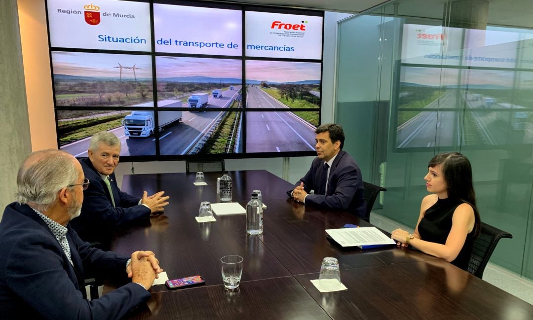 Reunión del consejero Díez de Revenga con FROET