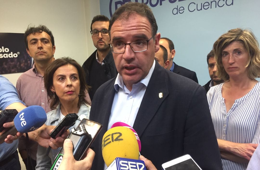 Benjamín Prieto, junto a la candidatura del PP a la Alcaldía de Cuenca