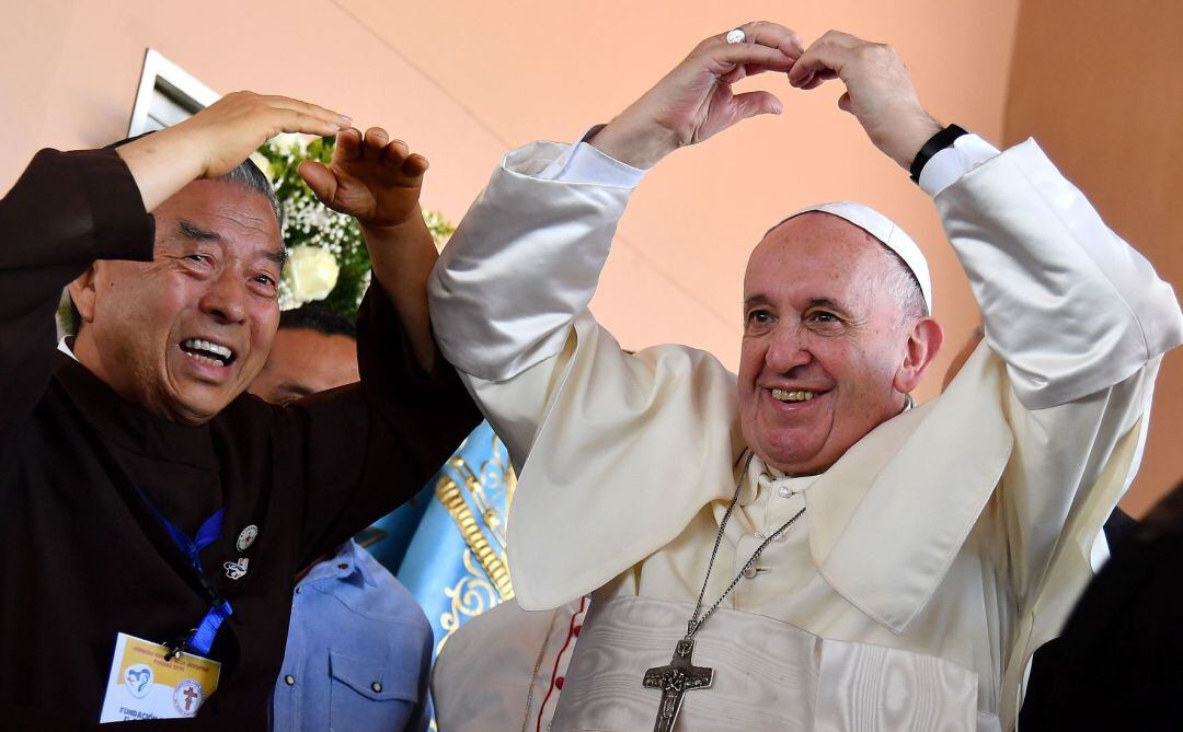 El papa Francisco junto a John Oh Woong-Jin