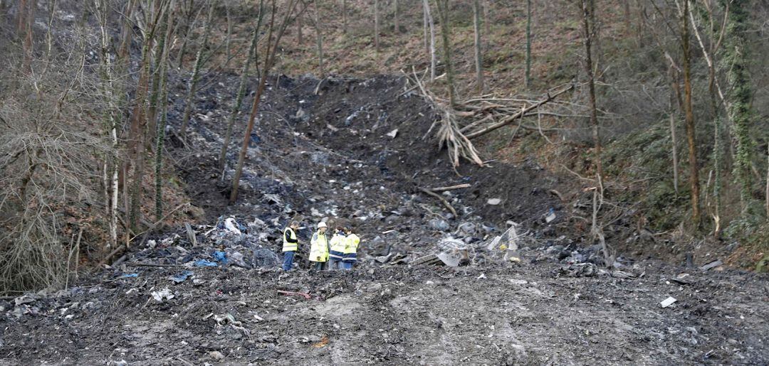 Equipos de rescate en la zona del derrumbe