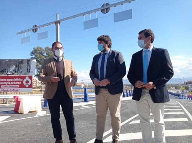 Alcalde de Lorca, presidente del Gobierno Regional y el consejero de Fomento