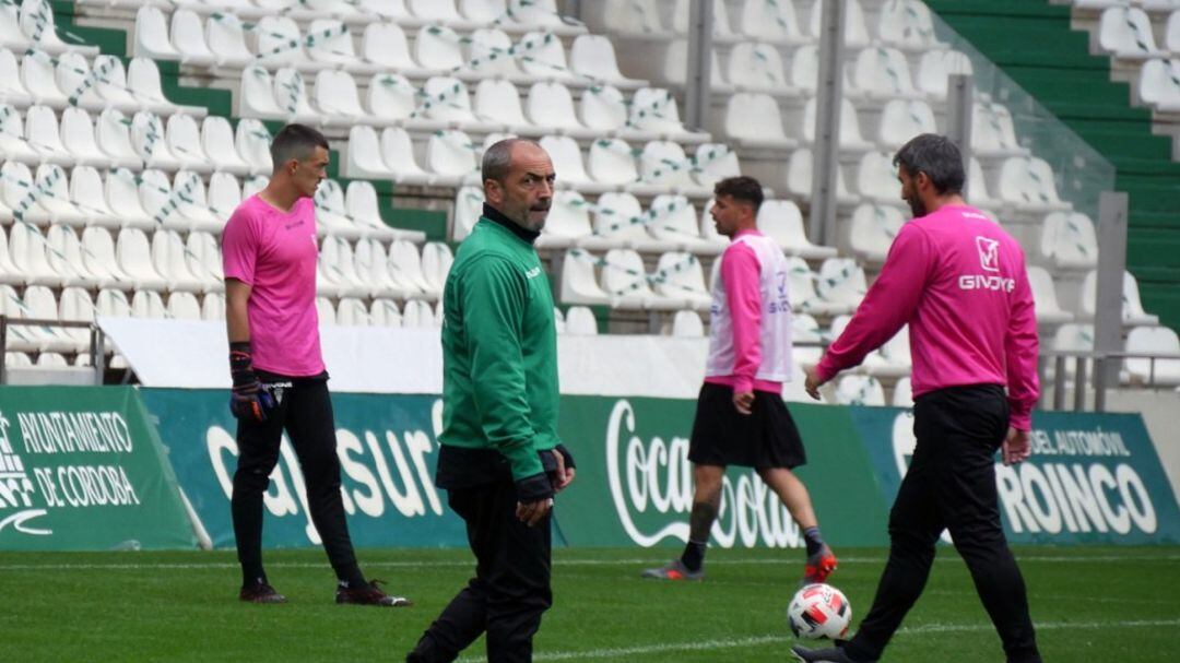 Sabas en uno de los entrenamientos del Córdoba CF.