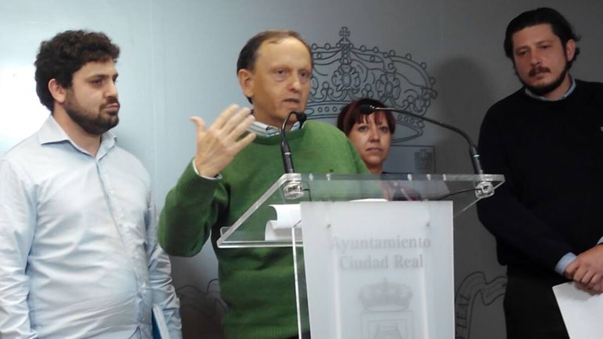 PSOE, Ganemos y C,s indignados por la ausencia de Rosa Romero en la Comisión de Contratación