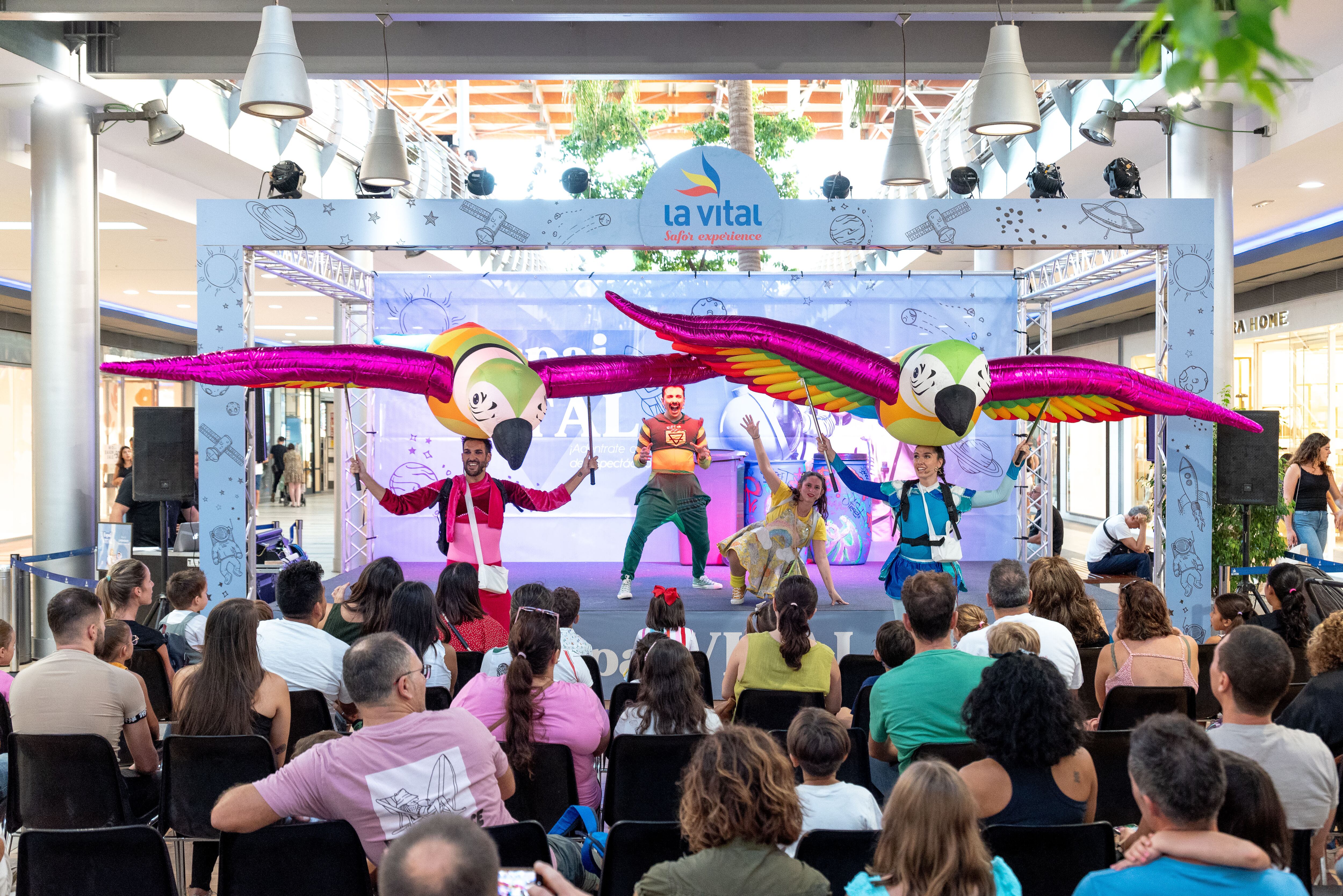 Una de las actuaciones organizadas en el Espai Vital de La Vital.