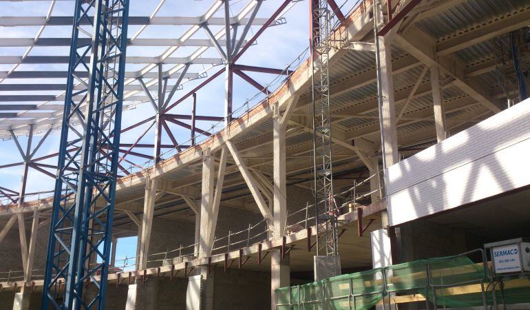 Imatge de l'estat de les obres del Centre Comercial que Metrovacesa construeix al Parc Sant Jordi