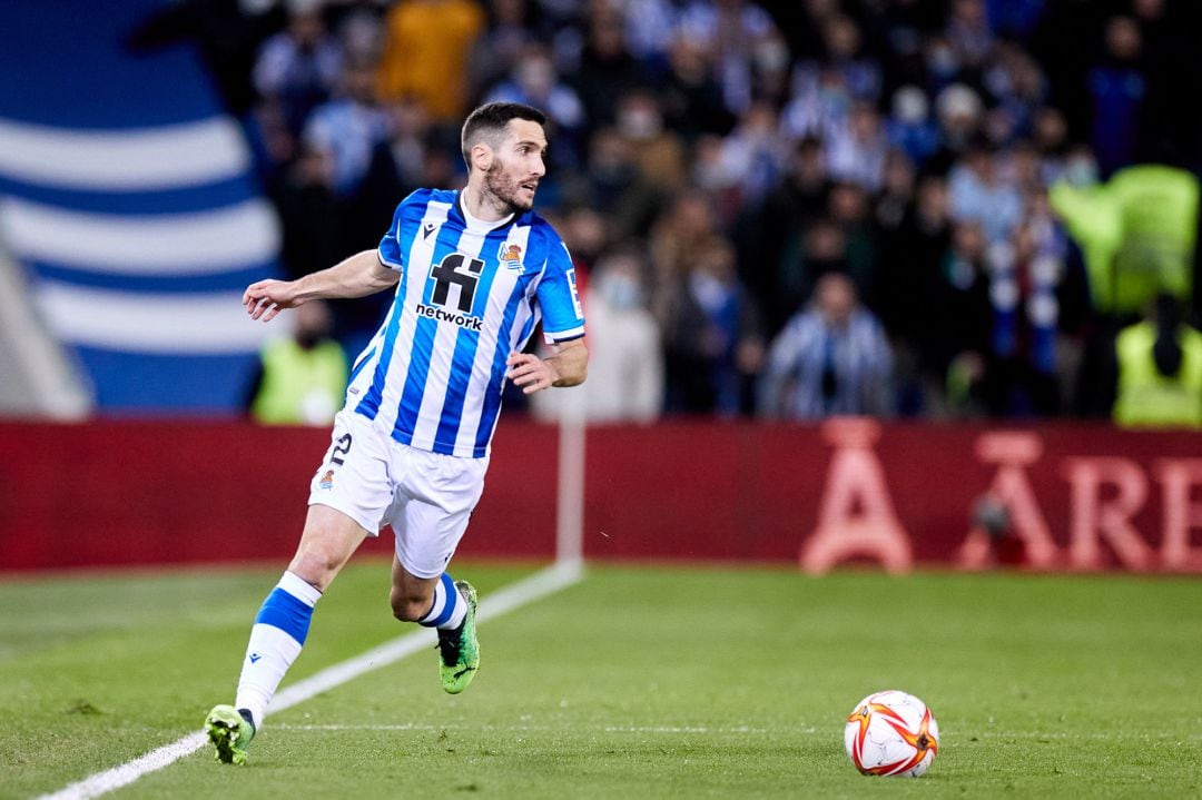 Joseba Zaldua conduce un balón contra el Getafe