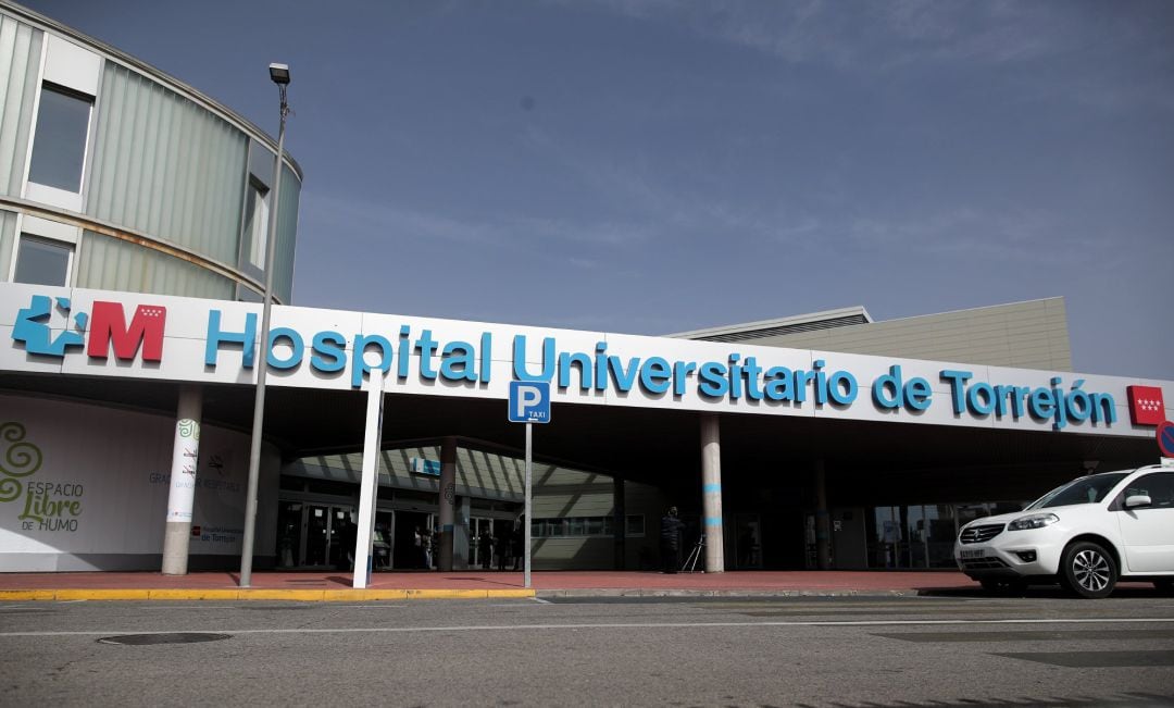 Entrada al Hospital Universitario de Torrejón, en Madrid.