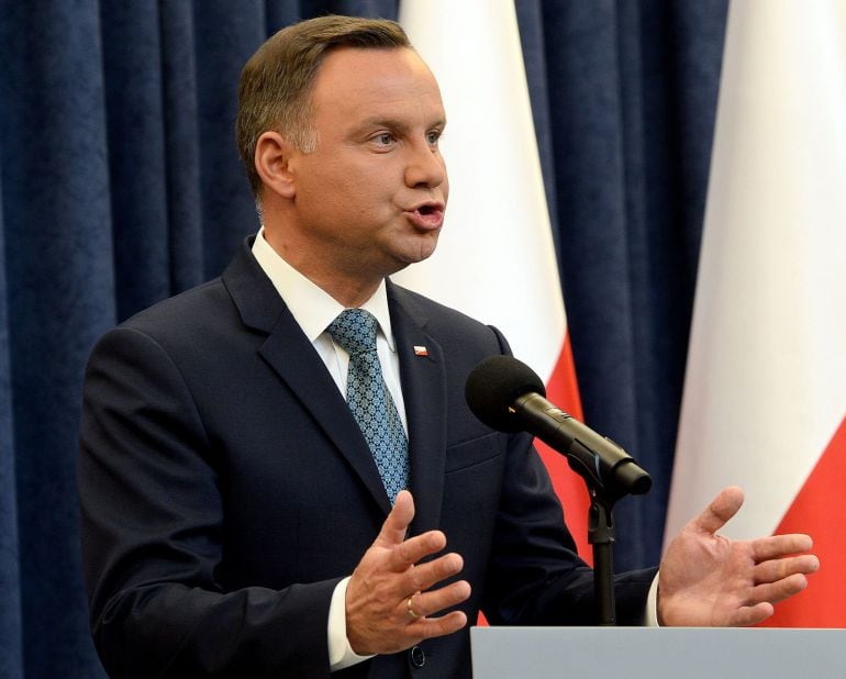 El Presidente polaco, Andrzej Duda, anunciando que vetará parte de la reforma judicial. 