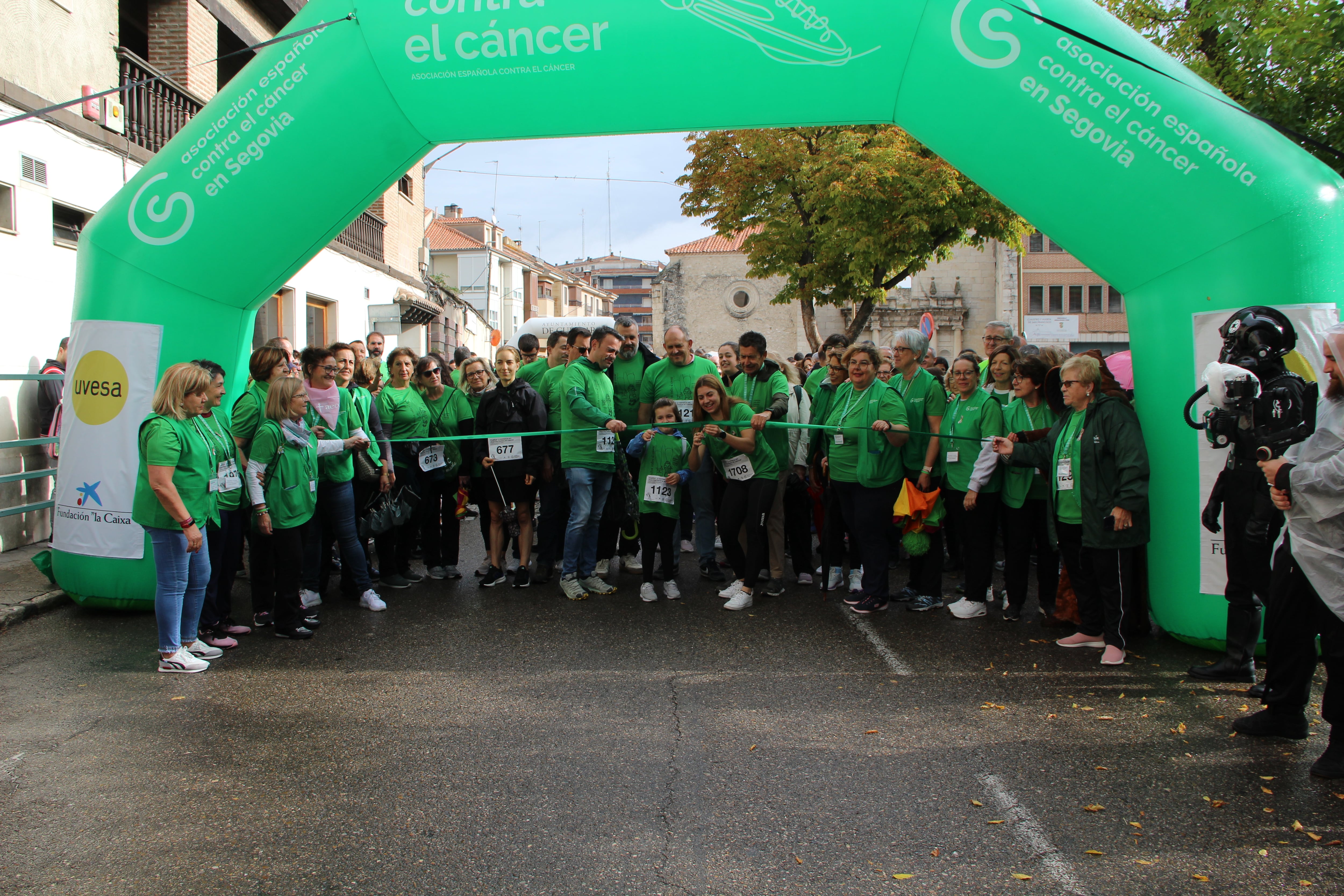 Salida de la VI Marcha contra el cáncer en Cuéllar 2024