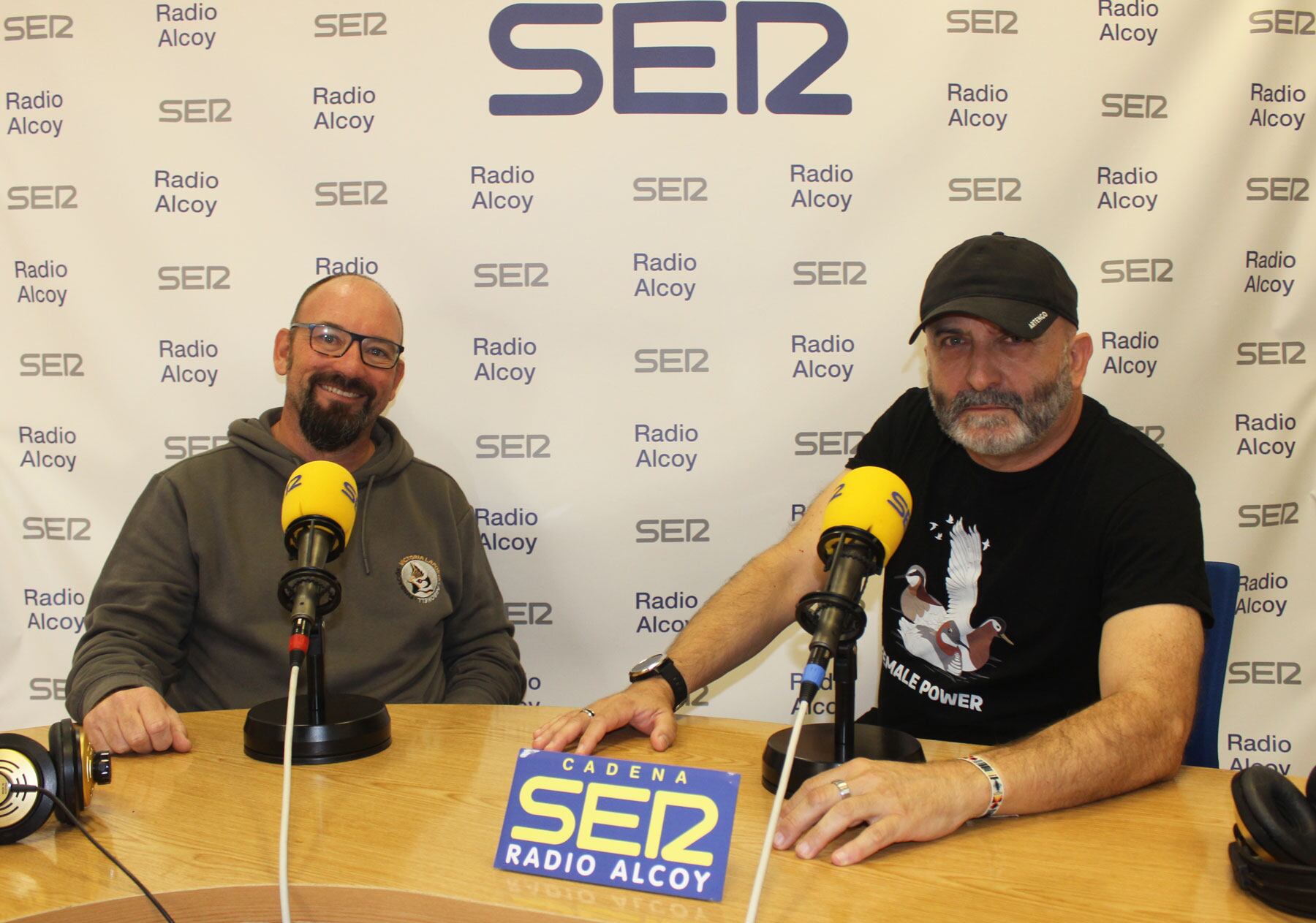 Vicent Ferri i Pep Cantó, en l&#039;estudi central de Radio Alcoy