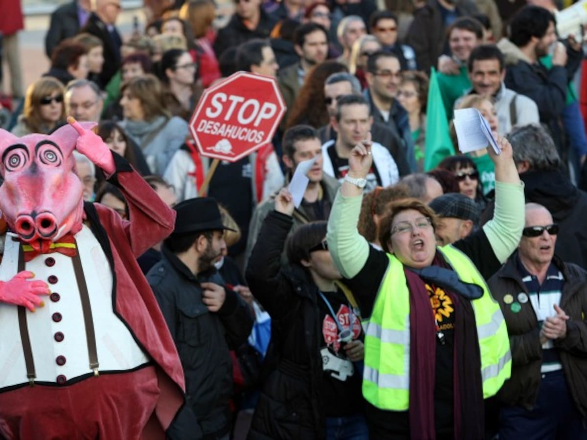 6.000 personas se manifiestan en defensa del carácter "público" de todos los servicios