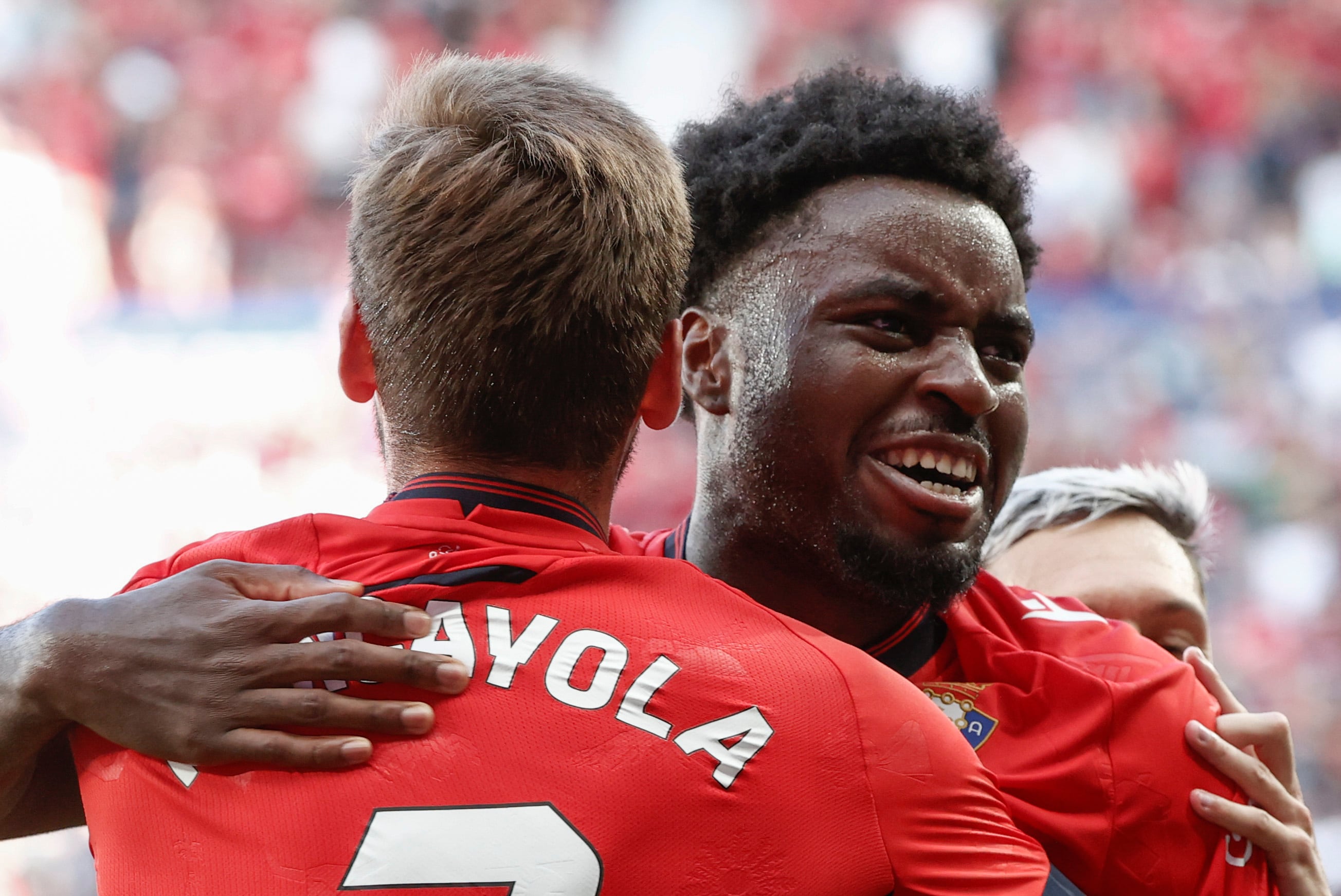 El central de Osasuna Enzo Boyomo celebra su único gol con Osasuna ante el Celta