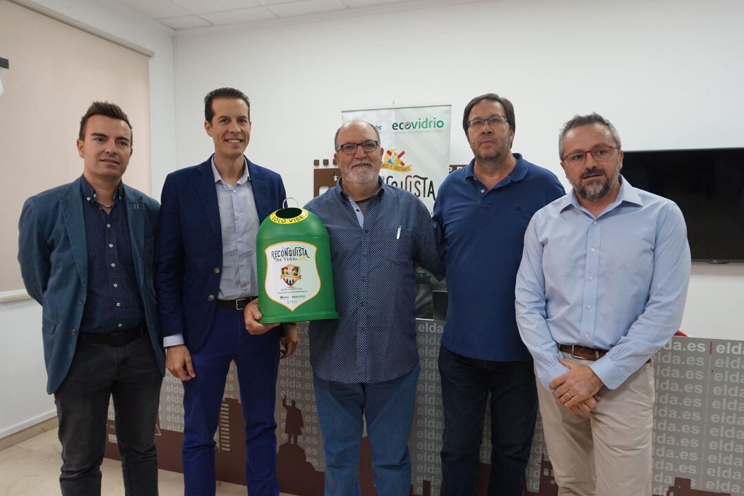 La escuadra Gabonis de las Huestes del Cadí consiguió reciclar más vidrio en Elda durante los Moros y Cristianos