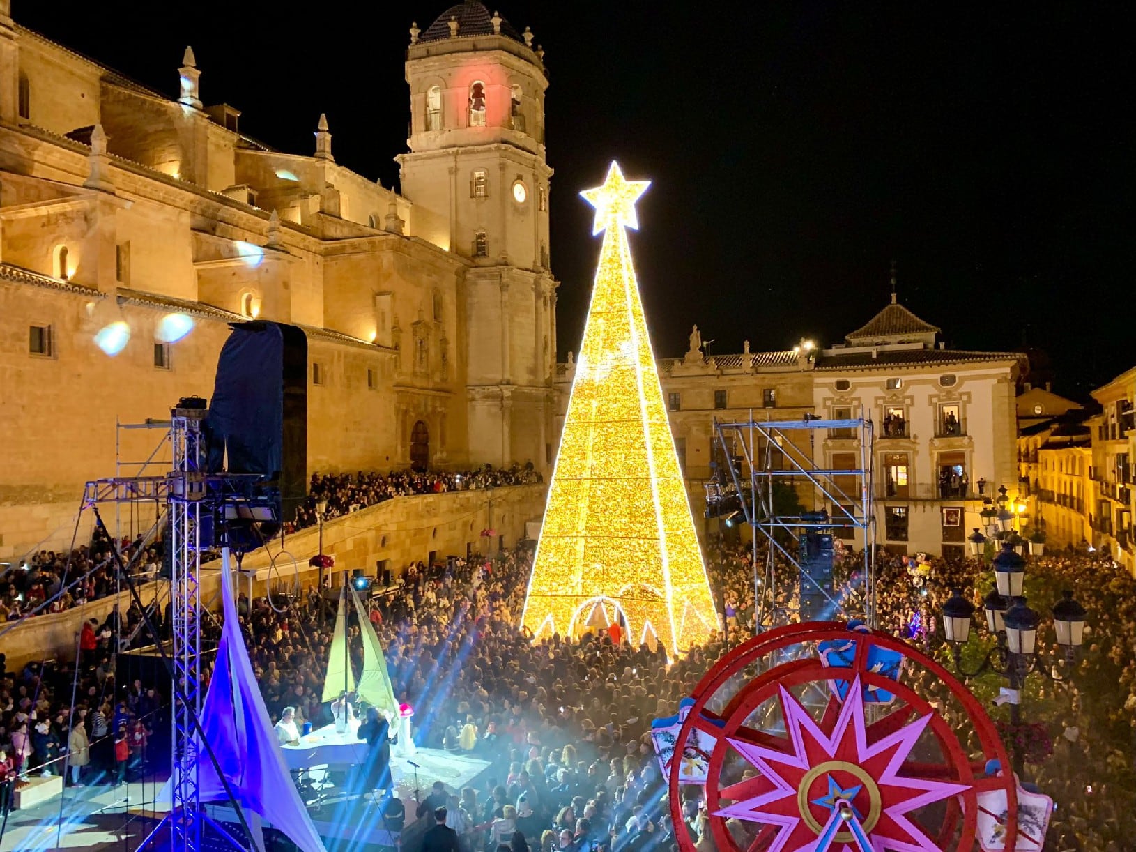 Espectacular encendido del alumbrado de navidad en Lorca.