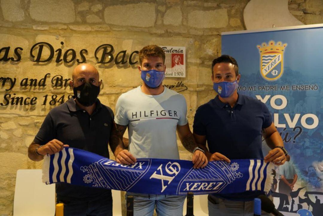 Lolo Garrido junto a Juan Luis Gil y Juan Díaz