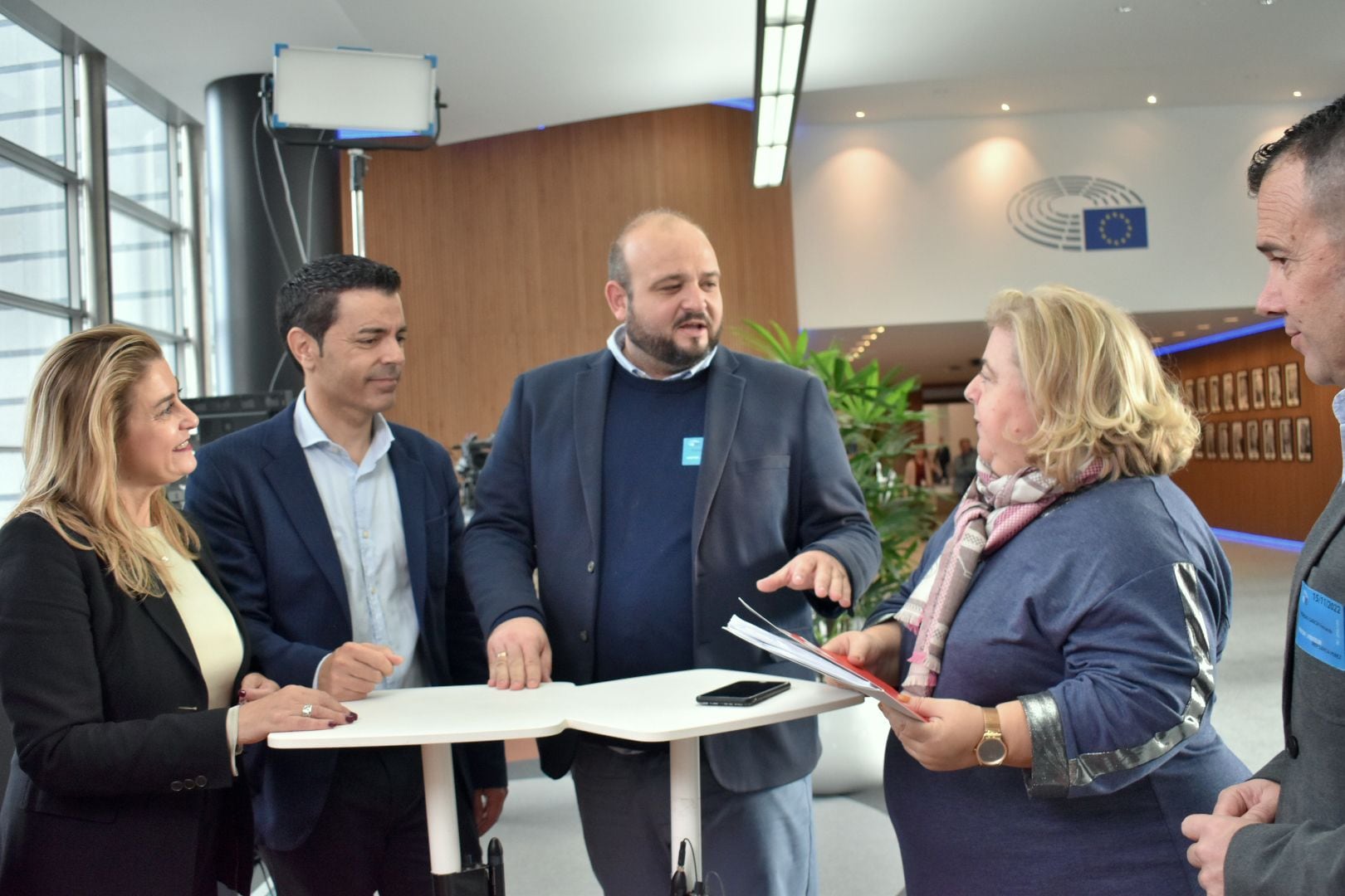 Reunión de  miembros del PSOE en el Parlamento Europeo para  hablar de los caladeros del litoral