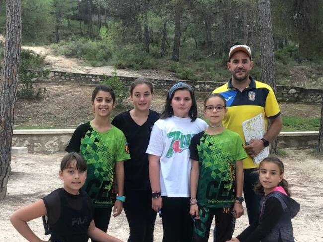 Grupo de escolares que participaron en Orientación en Alcoy