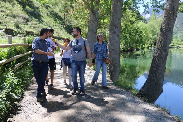 Passegem pel Parc Nacional de l&#039;Alt Pirineuamb el seu director, Marc Garriga, i amb la guia Cristina Simó