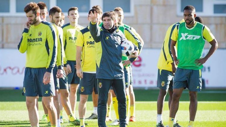 Marcelino trabaja con su plantilla para ganar al Granada