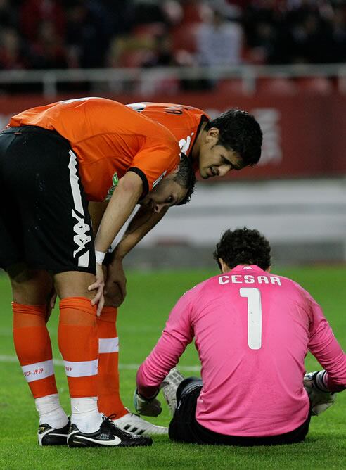 César se lamenta en el césped del Pizjuán