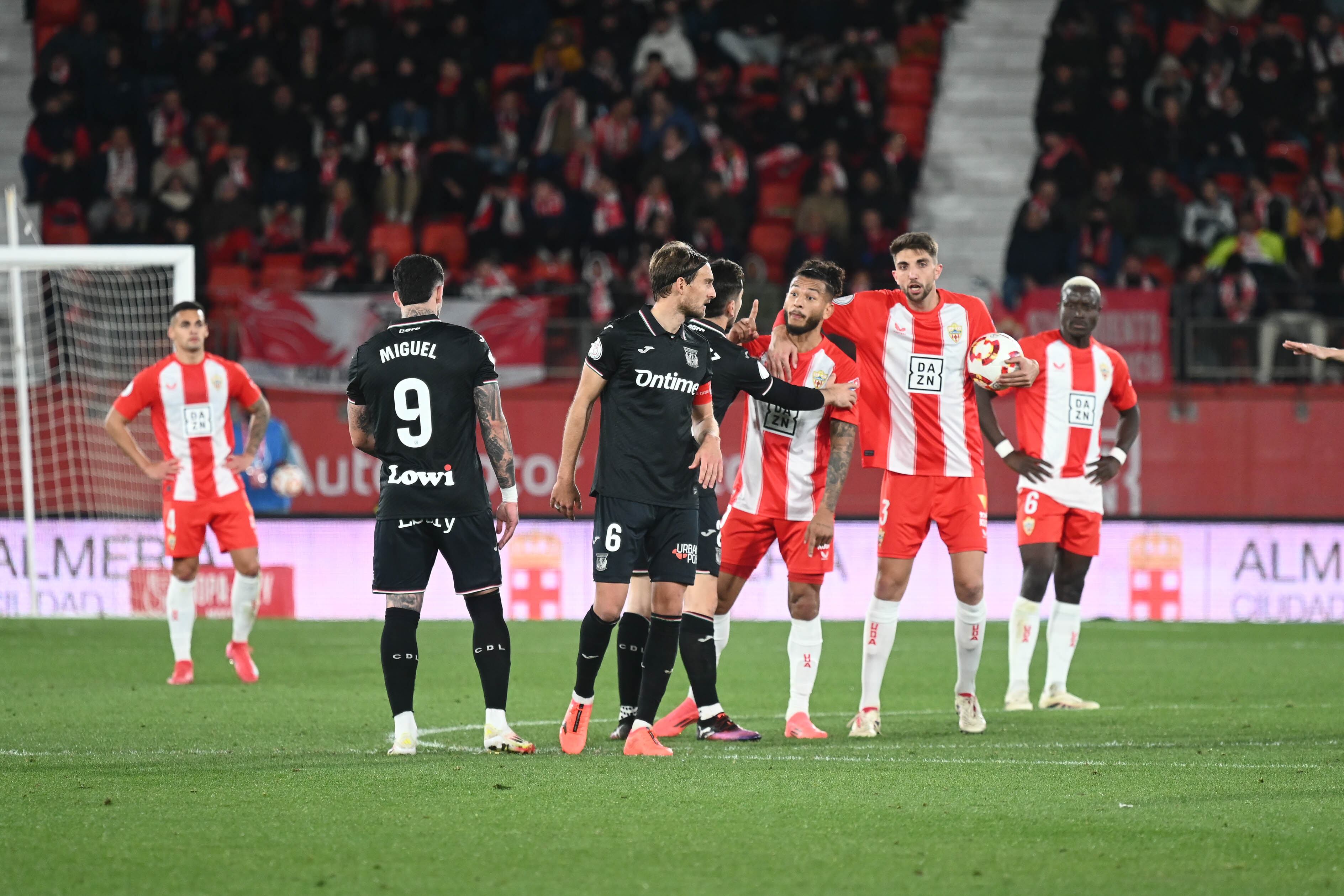 Miguel es un delantero al que no le faltará el trabajo.