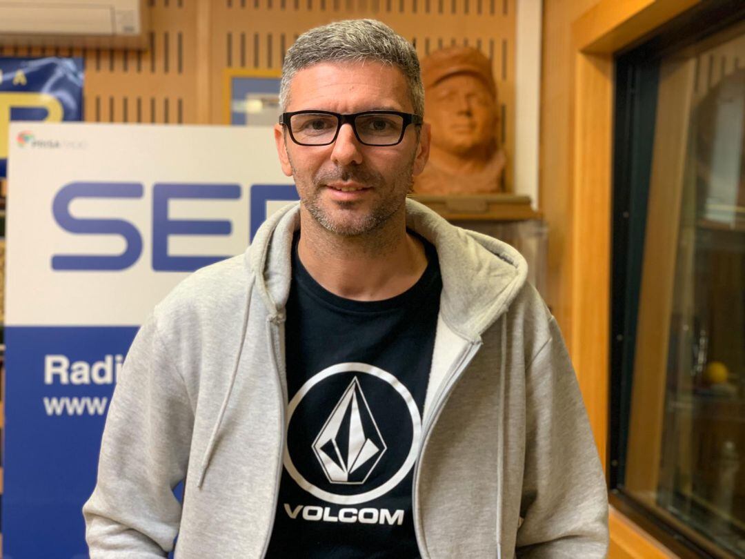 Iván Romero en los estudios de Radio Cádiz