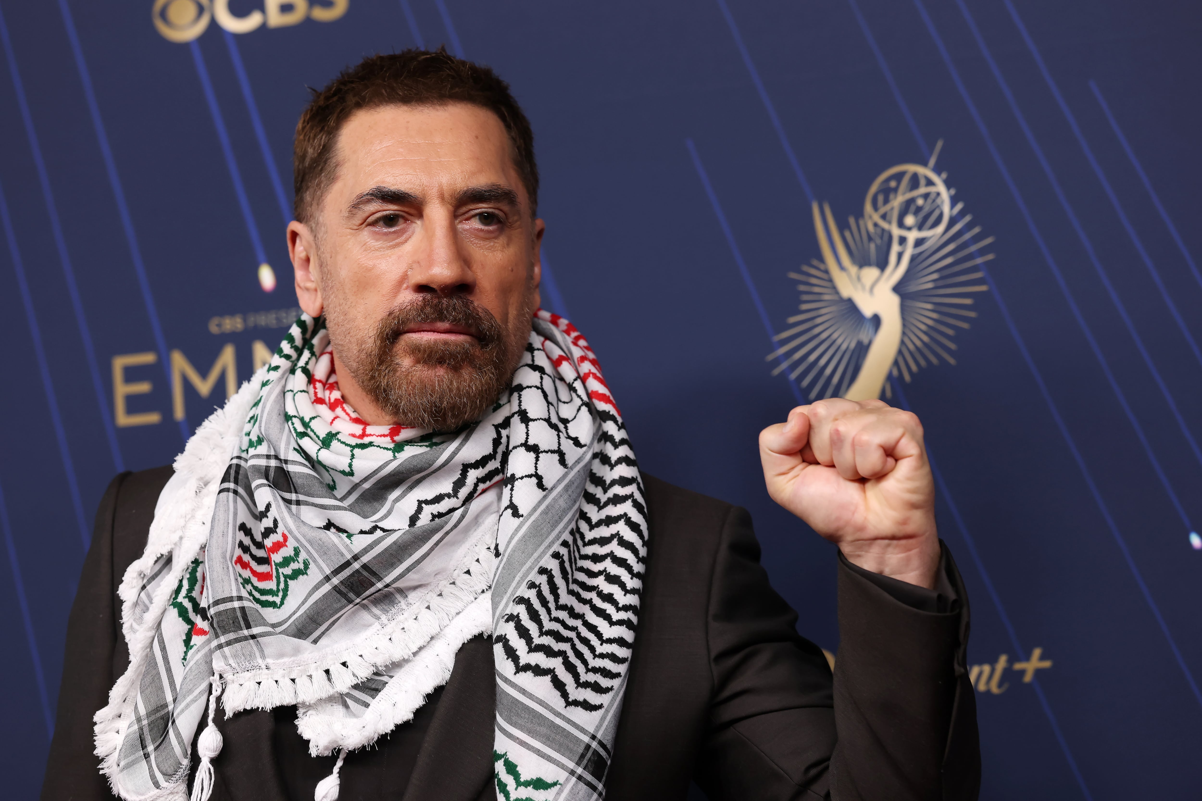Los Angeles, CA   September 14, 2025  Javier Bardem on the red carpet at the 77th Primetime Emmy Awards at the Peacock Theater in Los Angeles, CA, Sunday, Sept. 14, 2025. (Robert Gauthier / Los Angeles Times via Getty Images)