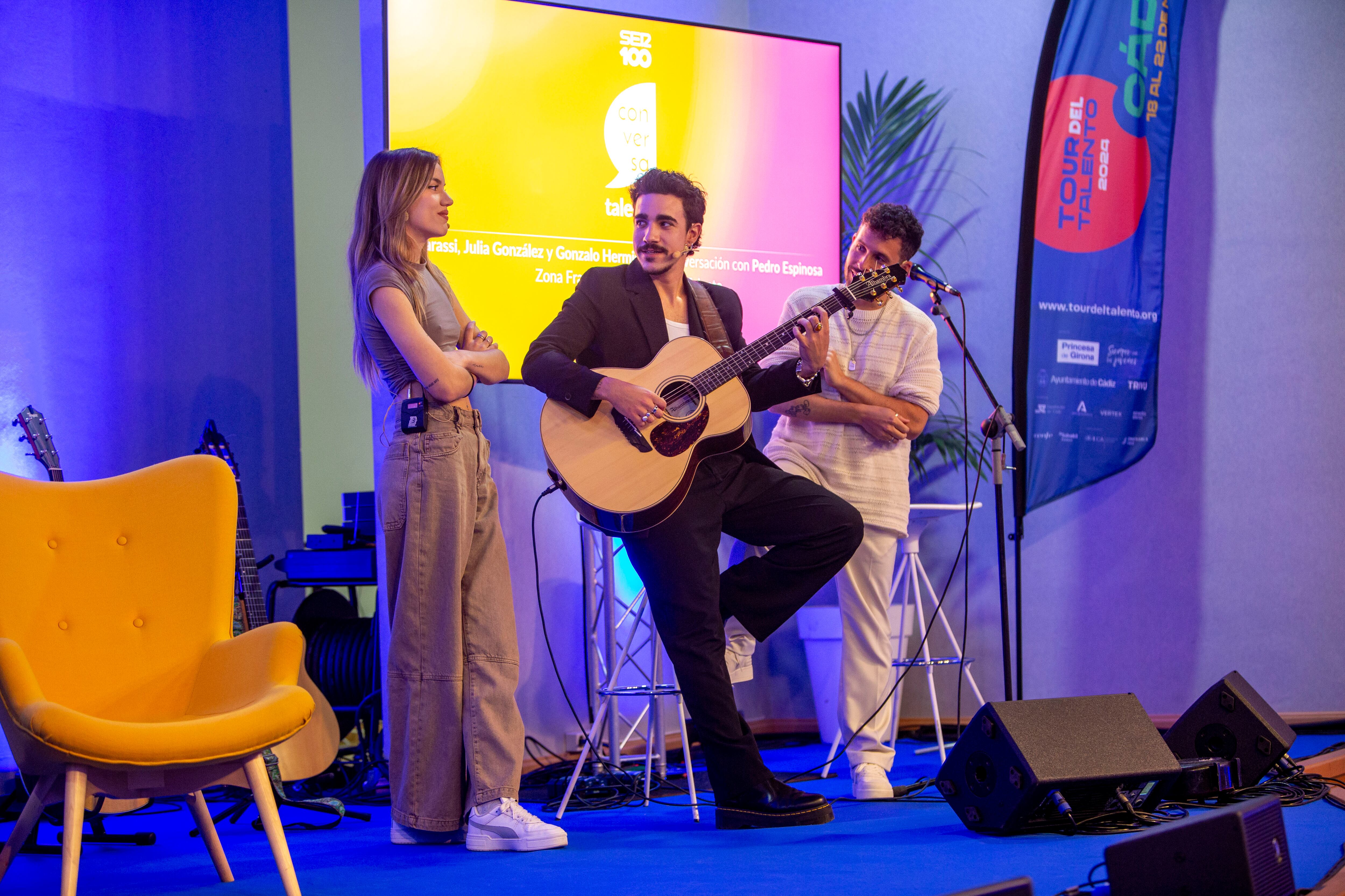 Julia González, Gonzalo Hermida y Marassi improvisaron canción en Conversa Talento