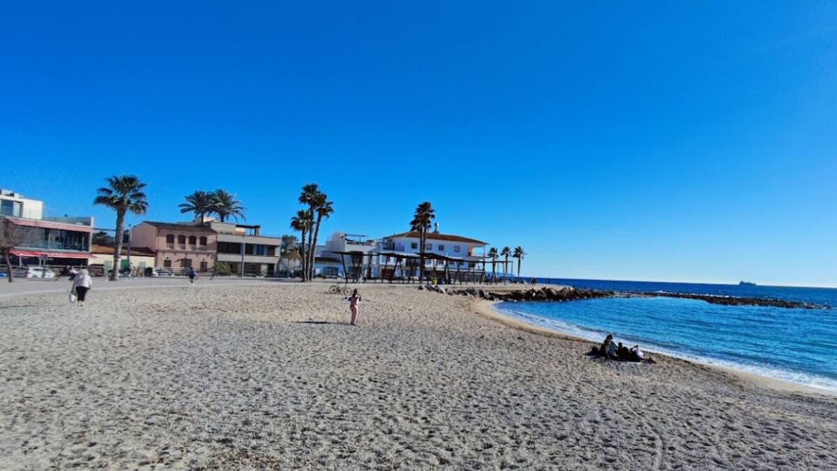 La playa de es Molinar será la segunda playa sin humo en Palma