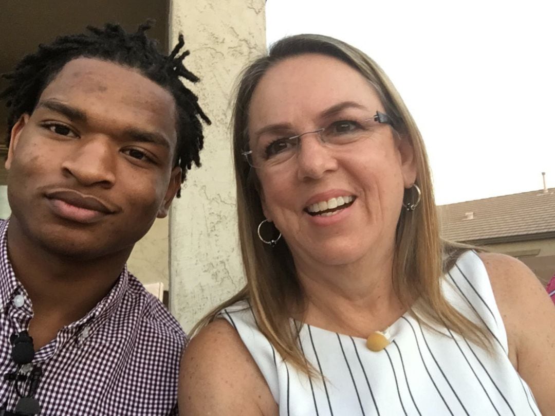 Wanda Dech y Jamal Hinton, la amistad intergeneracional que surgió de un mensaje equivocado.