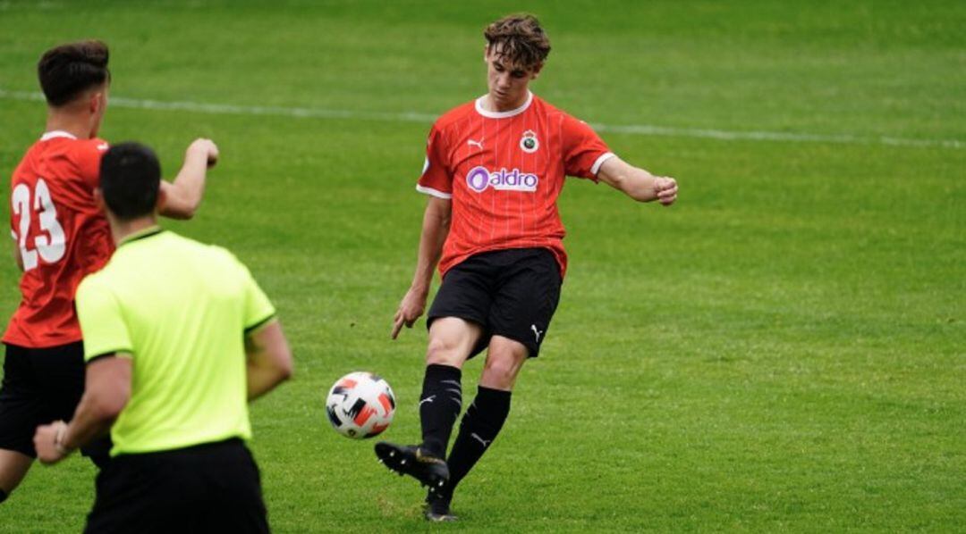 Entrecanales jugando con el Rayo Cantabria la temporada pasada