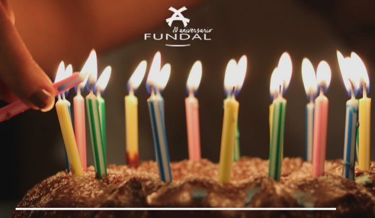 Cartel del concurso que la Fundación Deporte Alcobendas lanza a sus seguidores para conmemorar su 20 aniversario