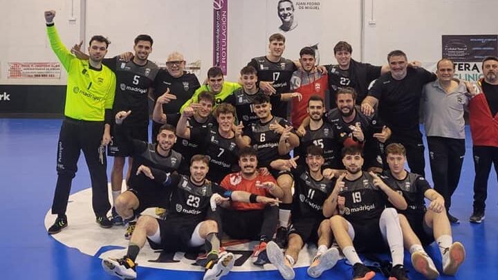 El Elda - C.E.E. más cerca de la permanencia