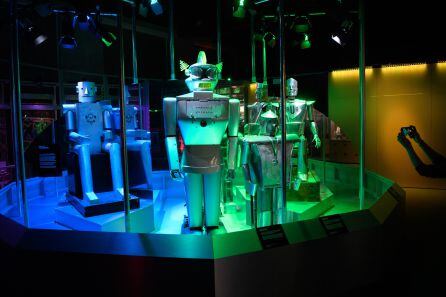 Robots de la exhibición del Museo de Ciencias de Londres.