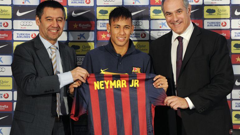 Bartomeu, Neymar y Zubizarreta, en la presentación del brasileño como jugador del Barcelona.