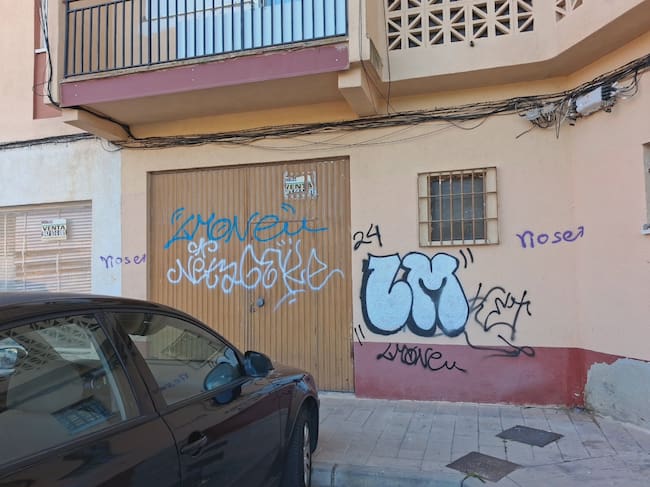 Persianas y puertas de garajes no están incluidas en el servicio de limpieza de pintadas del Ayuntamiento de Aranda